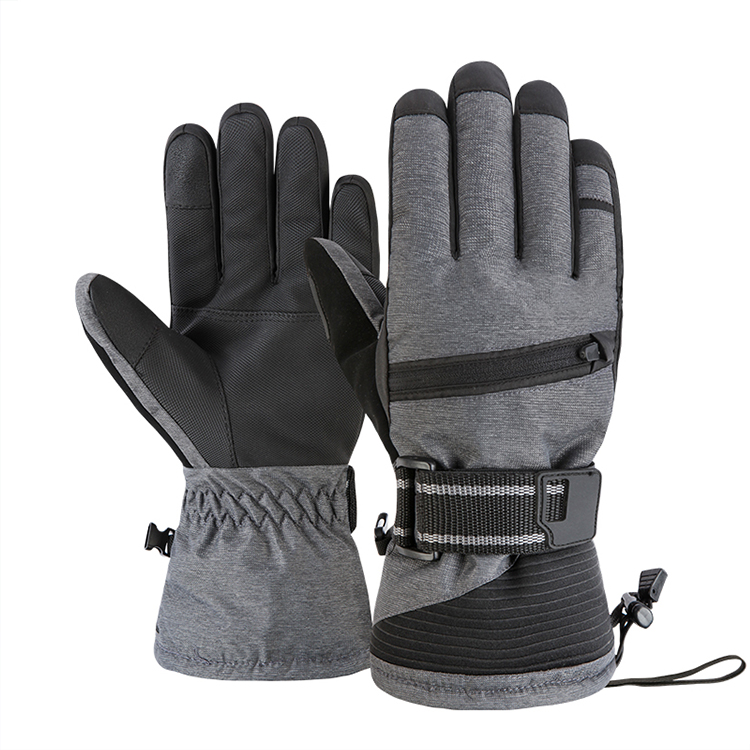 Specific Materials That Enhance Dexterity in Ski Gloves